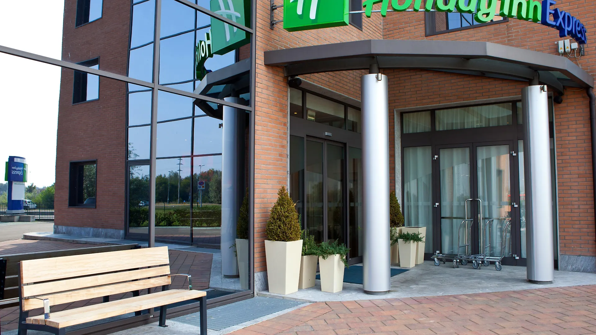 Holiday Inn Express Reggio Emilia By Ihg 3*,  Italie