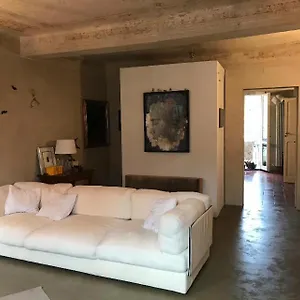 Appartamento Casa Luminosa Con Giardino In Centro Storico